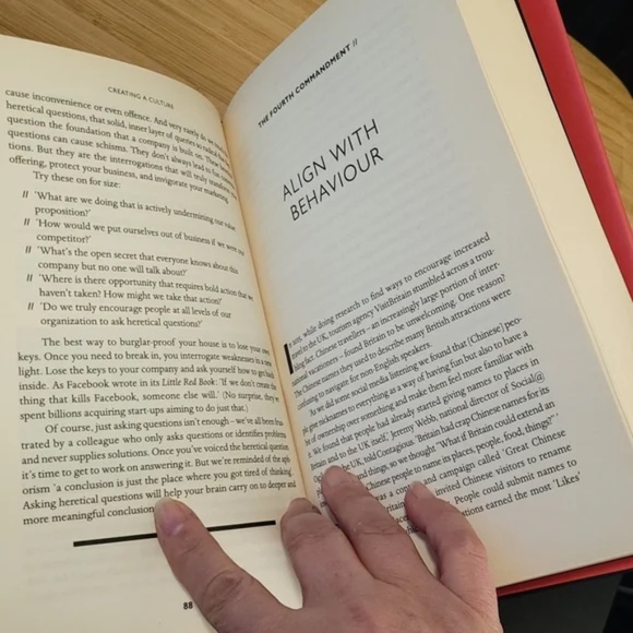 Branding Book The Contagious Commandments - Picture 3 of 10